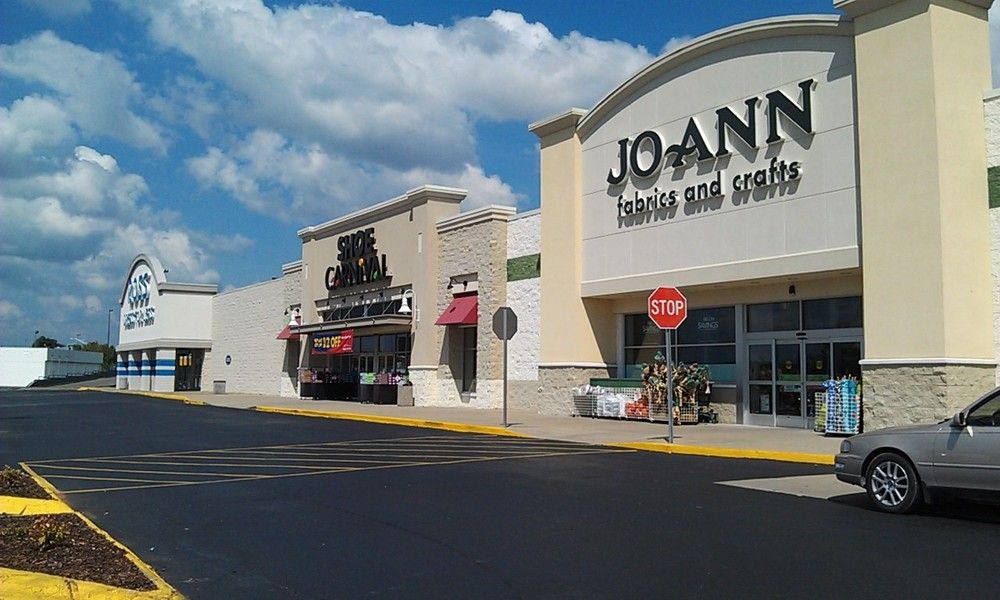 Cox Creek Plaza - Out Parcel: 308-356 Cox Creek Pky, Florence, AL 35630